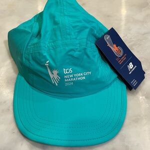 NWT New Balance 2024 NYC Marathon 5 Panel Everyday Trainer - Turquoise Color